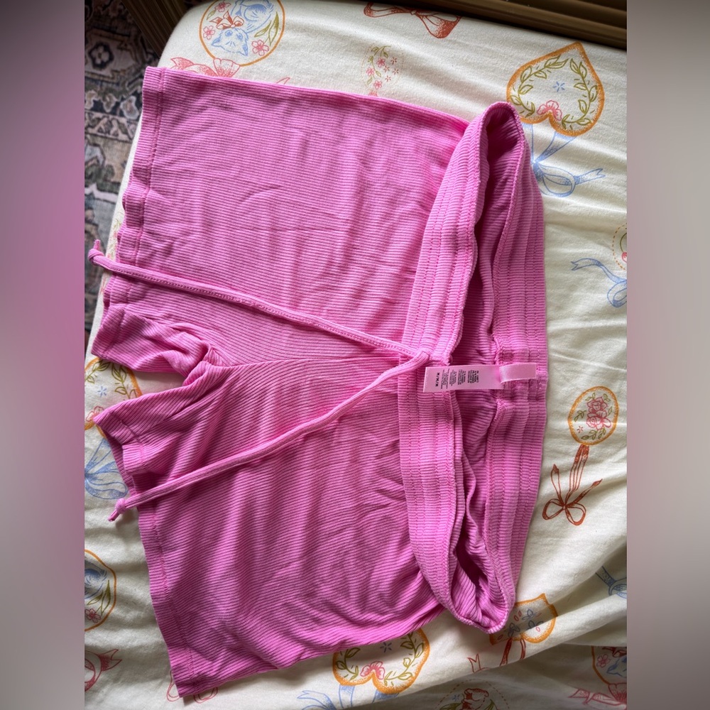 skims lounge shorts like new 
matching set top available